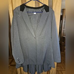 Venus Sz 16 Gray Jacket w/"Tail" Back